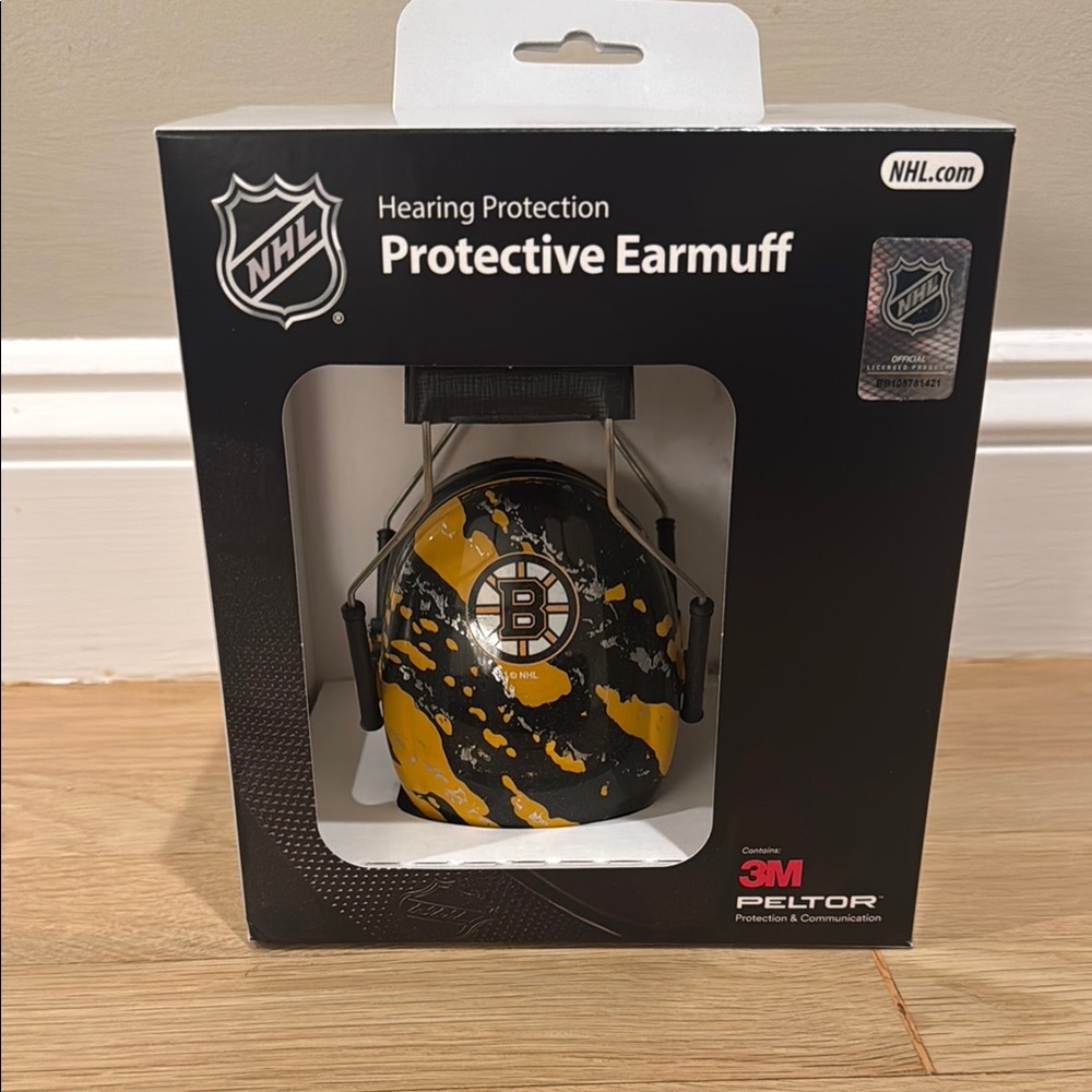 NIB NHL Black and Yellow Protective Earmuff
